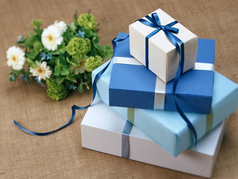 Coffret cadeau fleurs et chocolats anniversaire fête